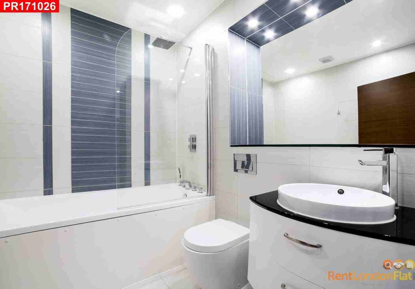 Flat Newgate in Greater London