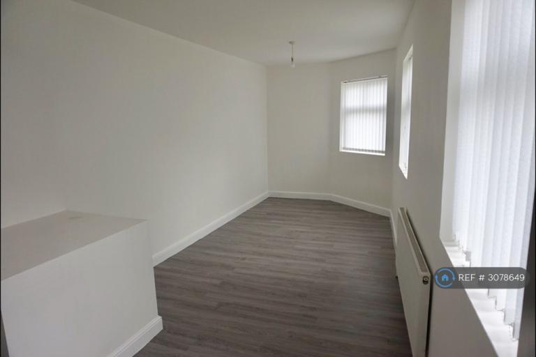 Flat Caroline Street in Widnes