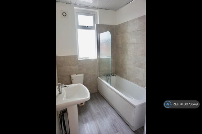 Flat Caroline Street in Widnes