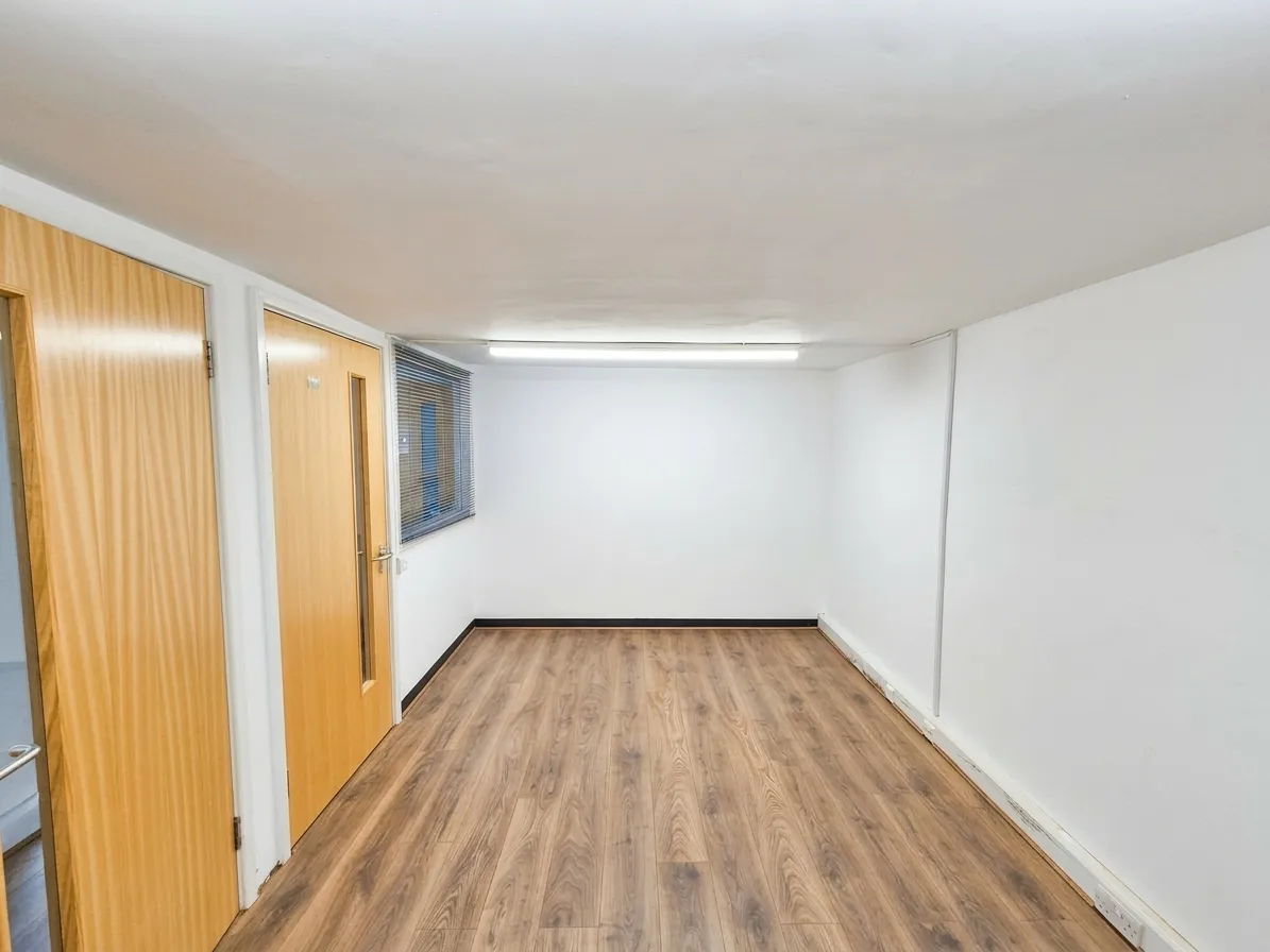Flat Ford Close in Huntingdonshire