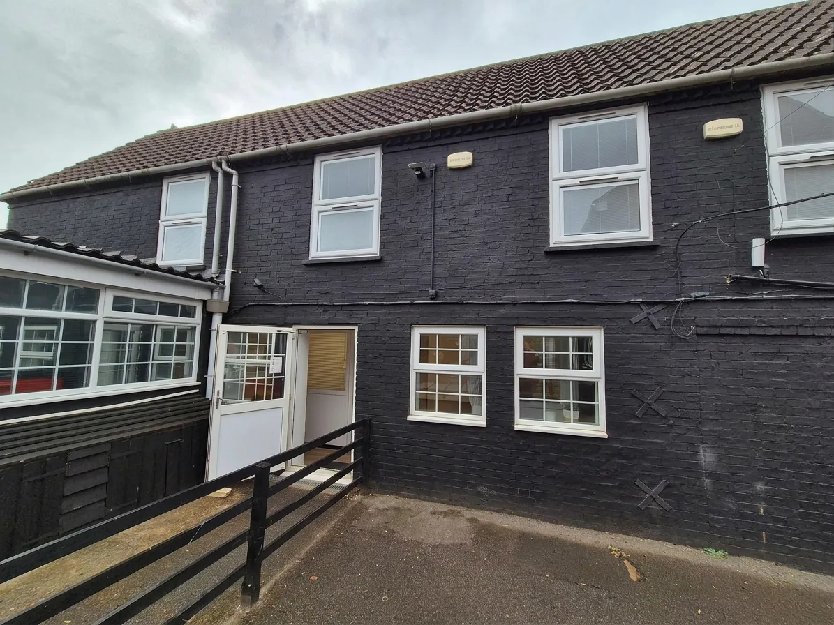 Flat Ford Close in Huntingdonshire