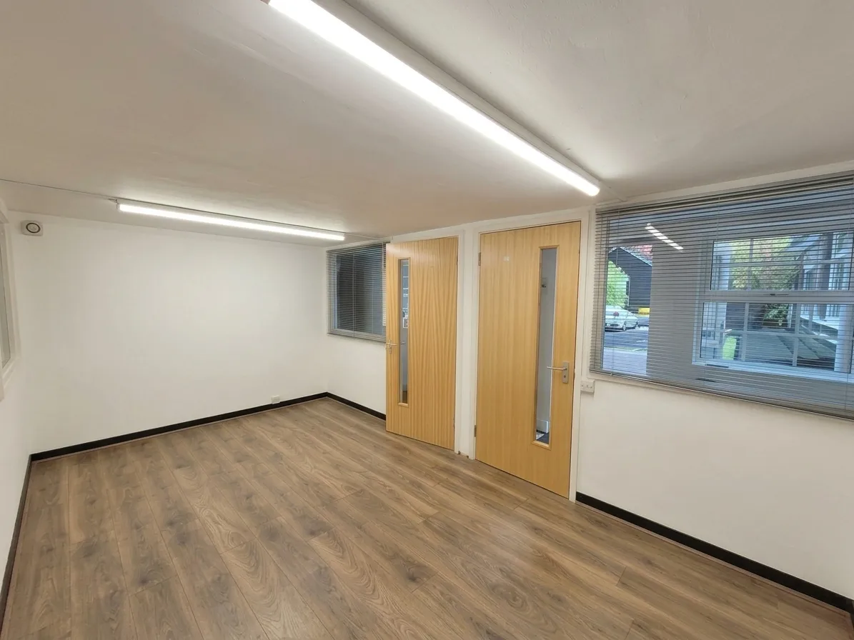 Flat Ford Close in Huntingdonshire