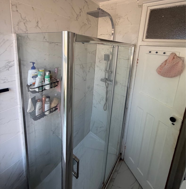 Room Fairfield Drive in Greater London