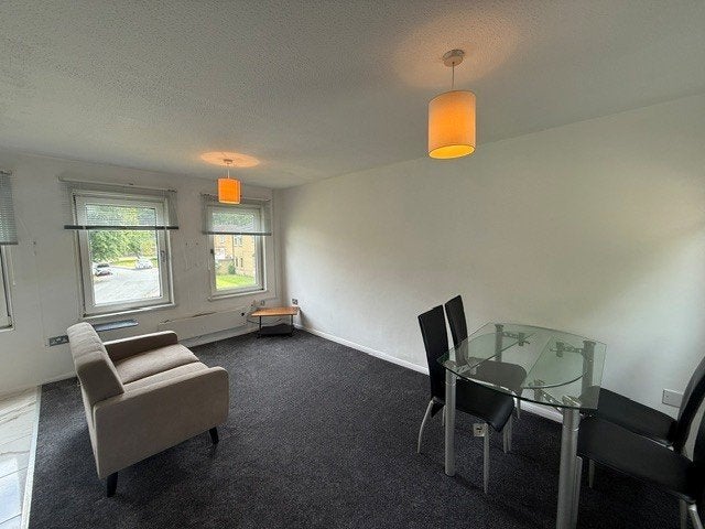 Flat Shadwell Lane in Leeds