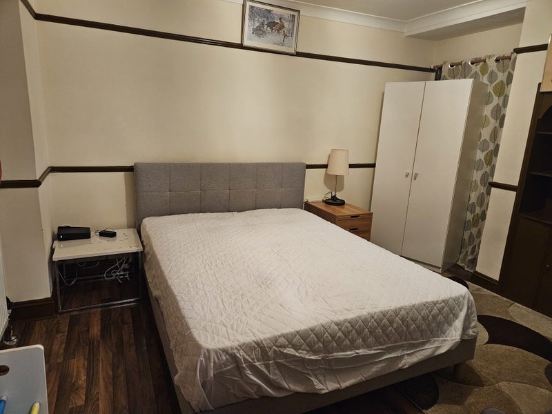 Room Oakleigh Way in Greater London