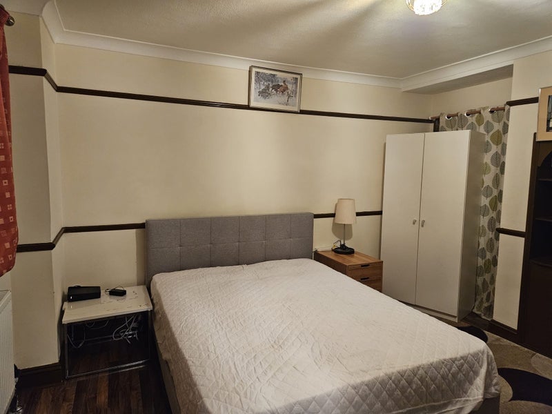 Room Oakleigh Way in Greater London
