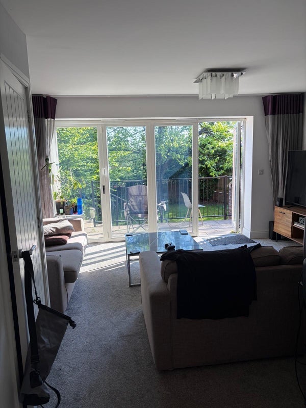 Room Sandringham Drive in Leeds