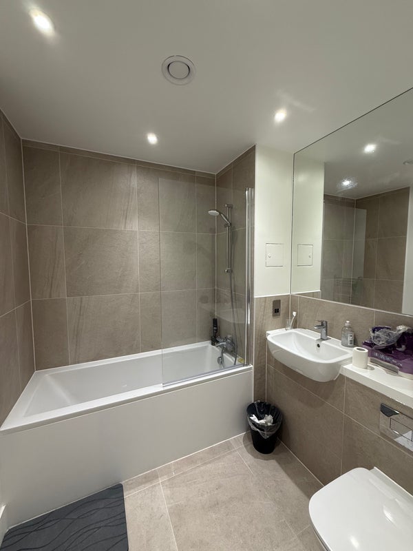 Room Silvertown Square in Greater London