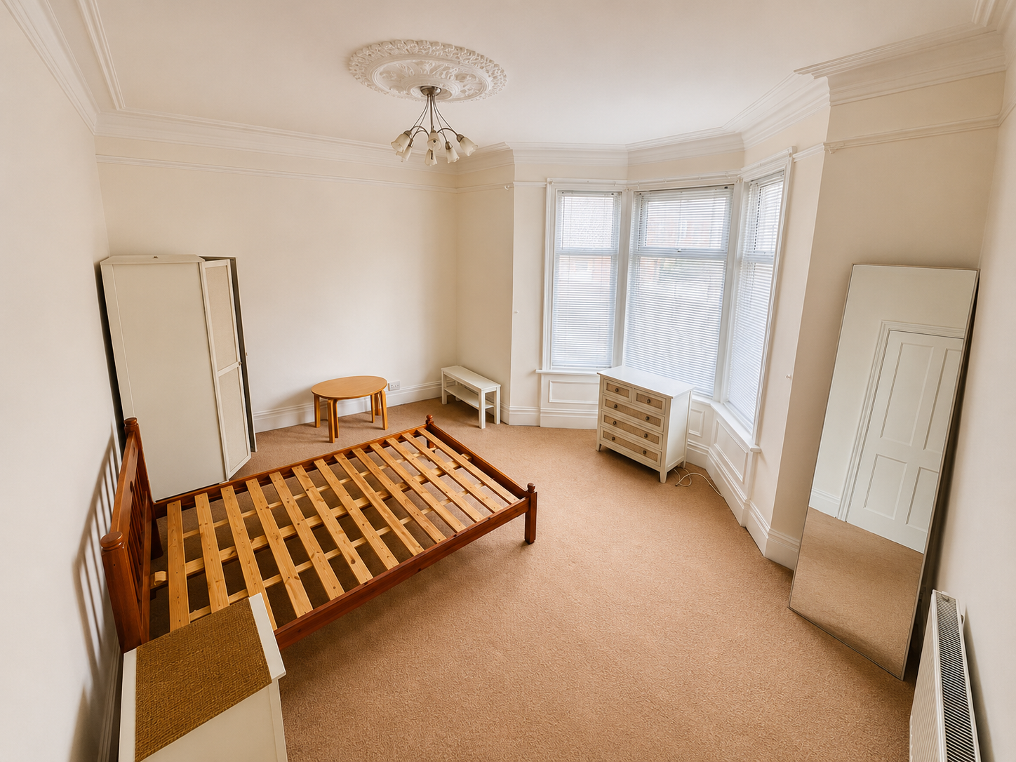 Flat Dinsdale Road in Newcastle upon Tyne