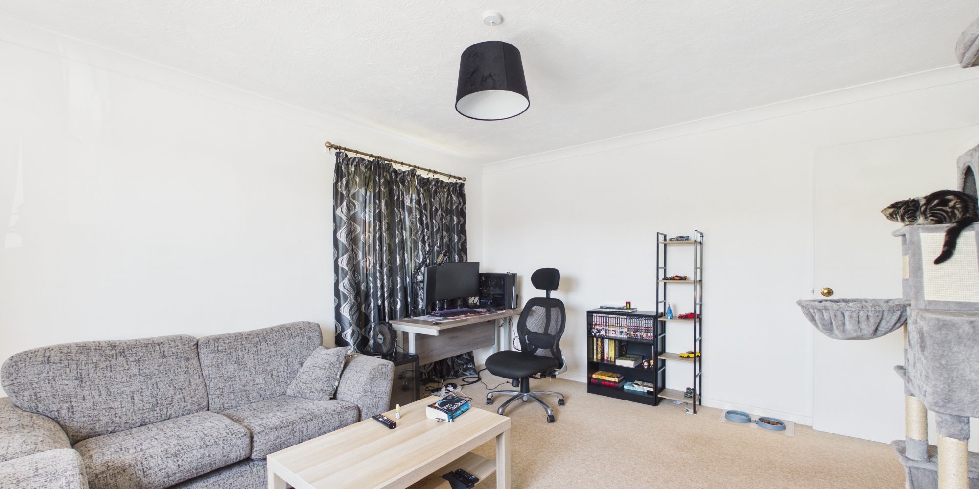 Flat Cedar Drive in Horsham