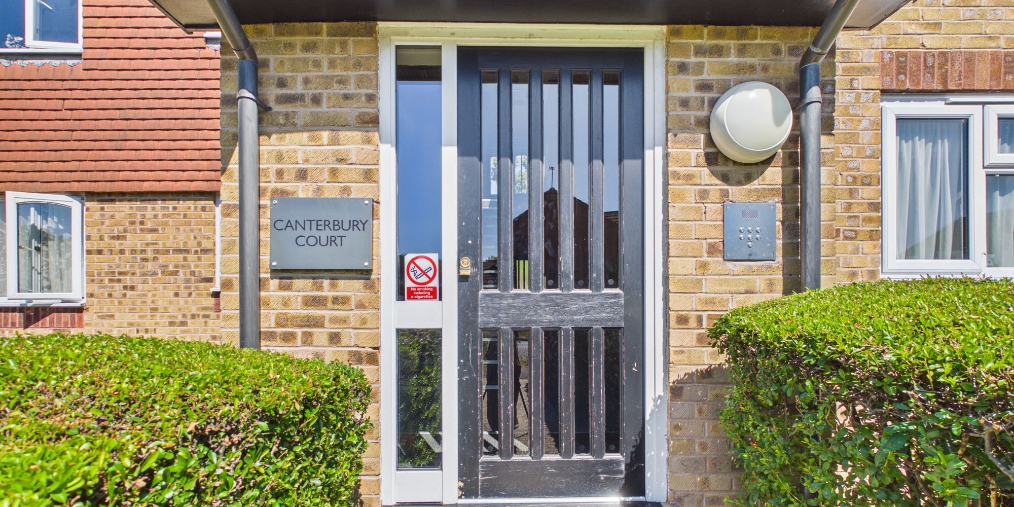 Flat Cedar Drive in Horsham