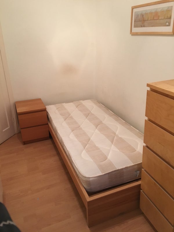 Room Long Lane in Greater London