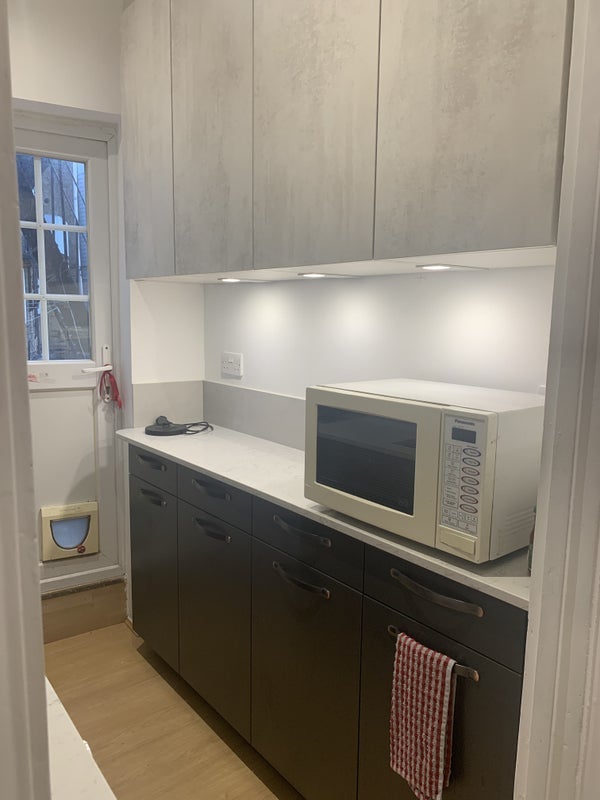 Room Long Lane in Greater London