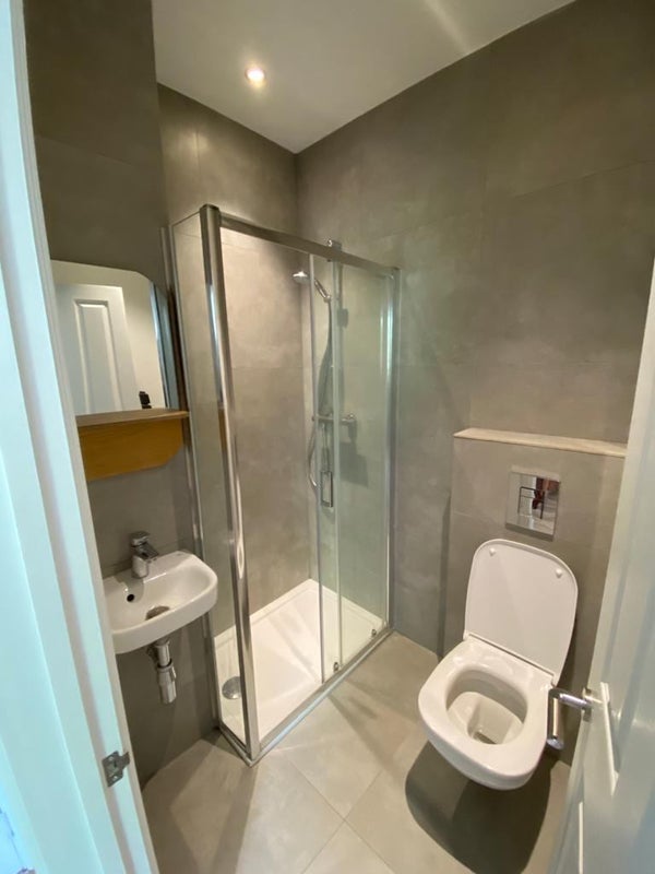 Room Lewisham Way in Greater London