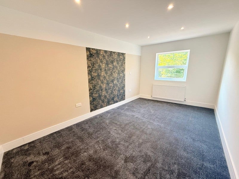 Flat London Road in Surrey Heath