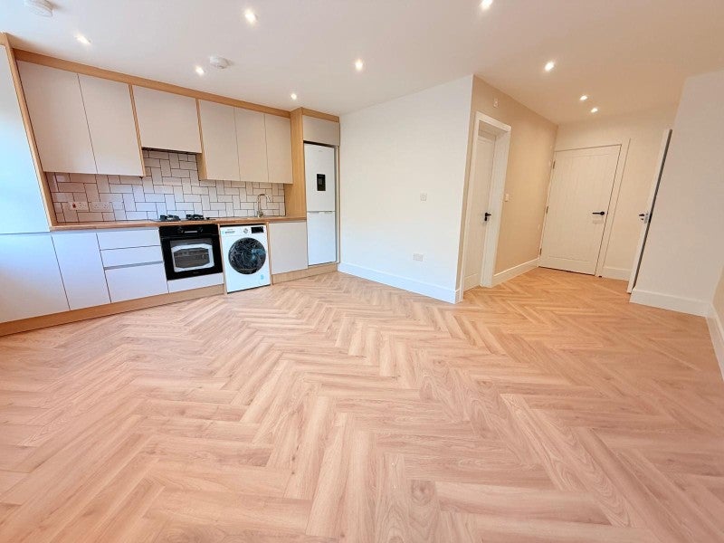 Flat London Road in Surrey Heath