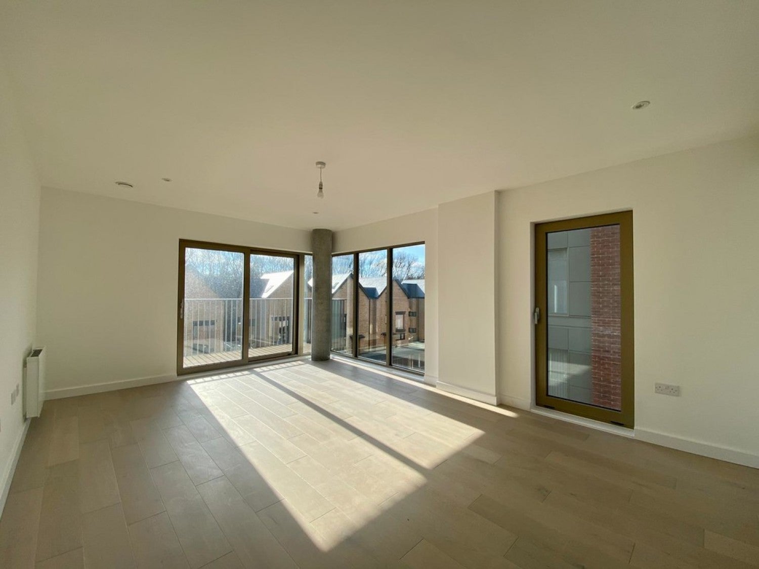 Flat Leacon Road in Ashford