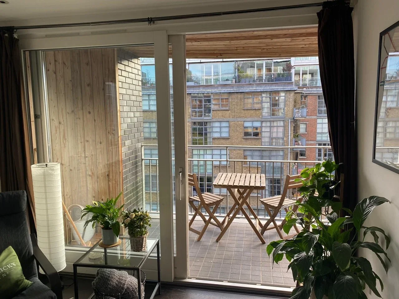 Flat Grand Junction Wharf in Greater London