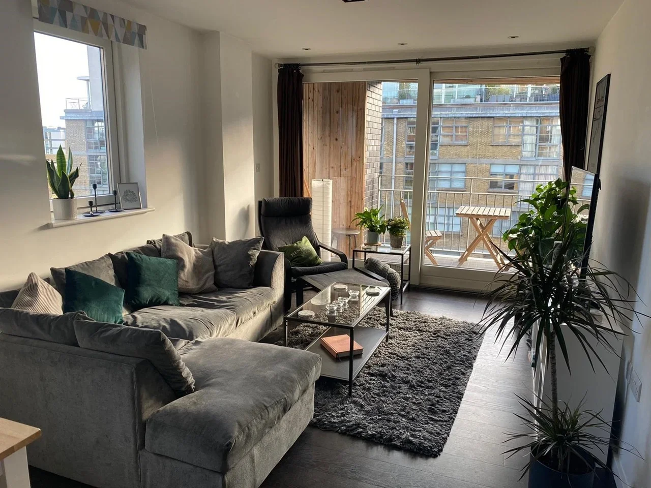 Flat Grand Junction Wharf in Greater London