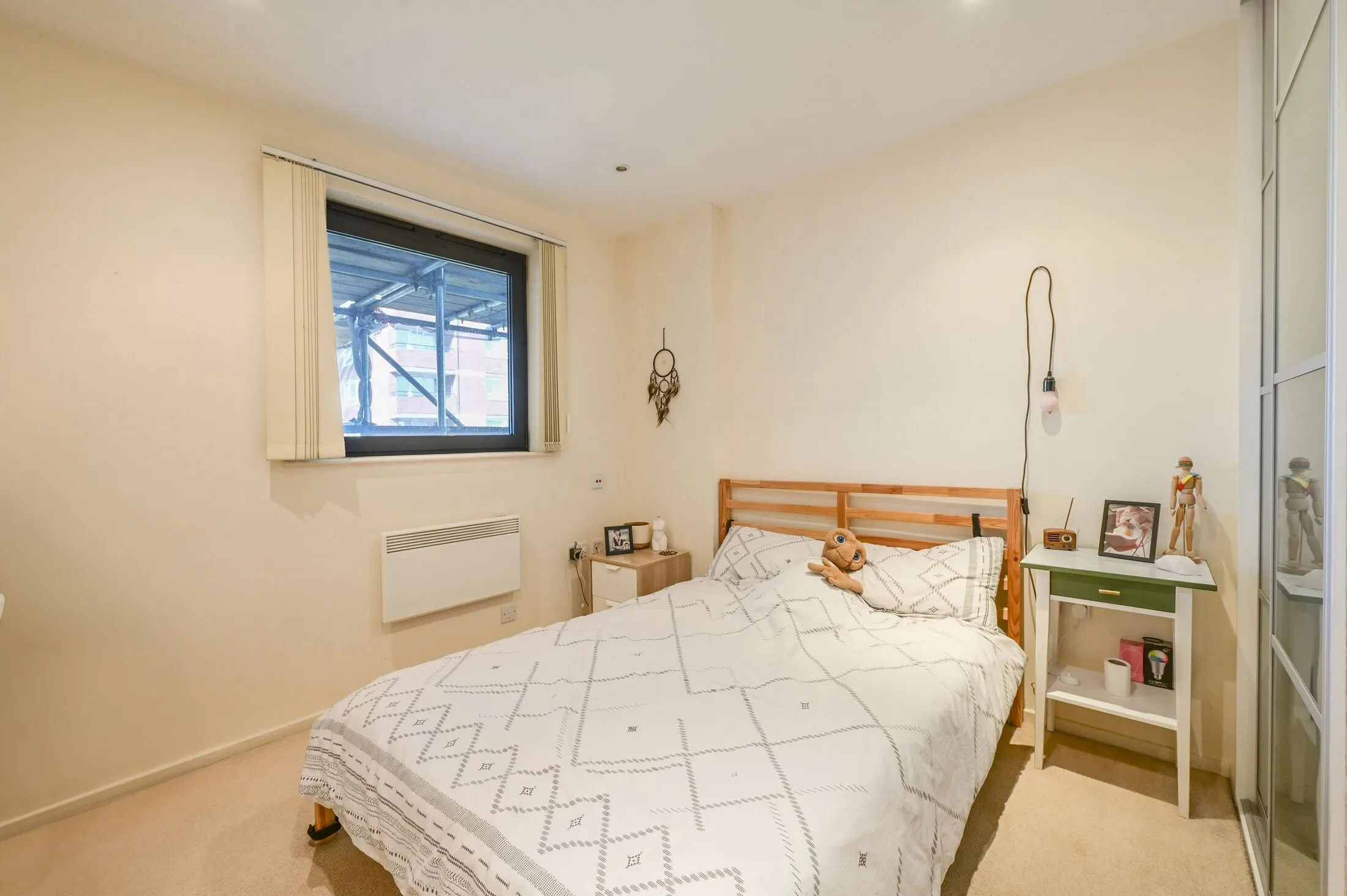 Flat Devonport Street in Greater London