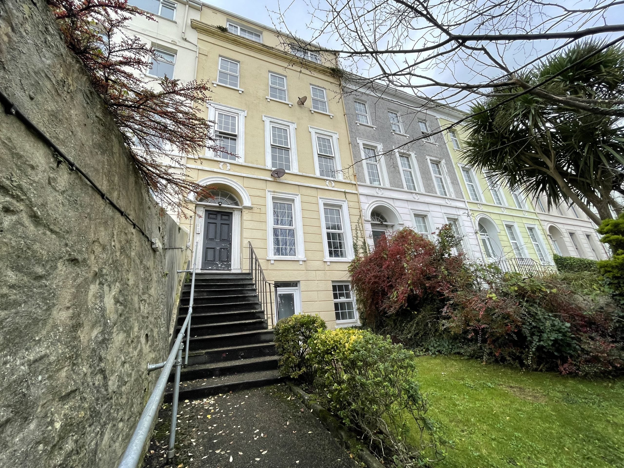 Flat Myrtle Street in Douglas
