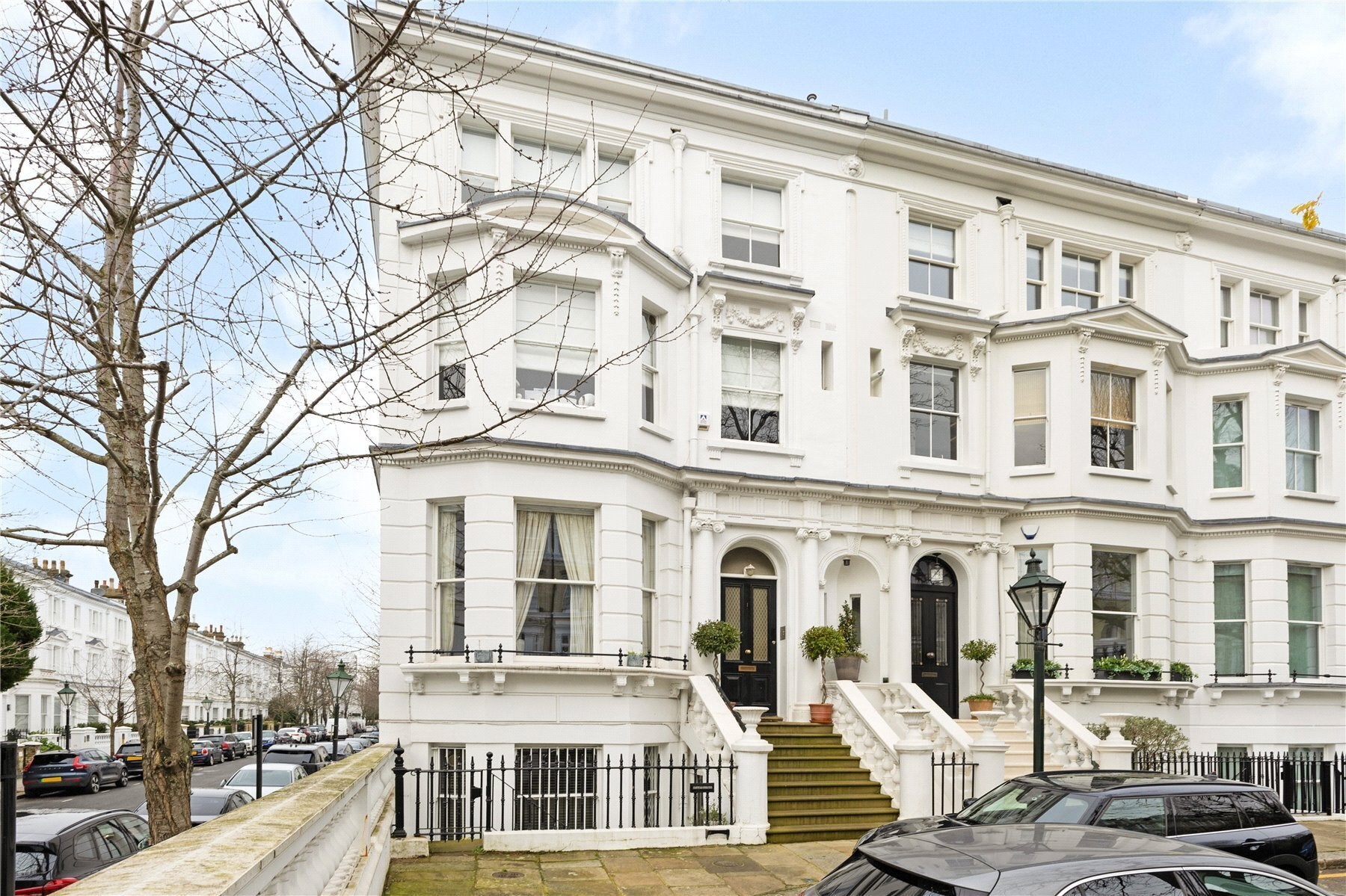 Flat Inverness Gardens in Greater London
