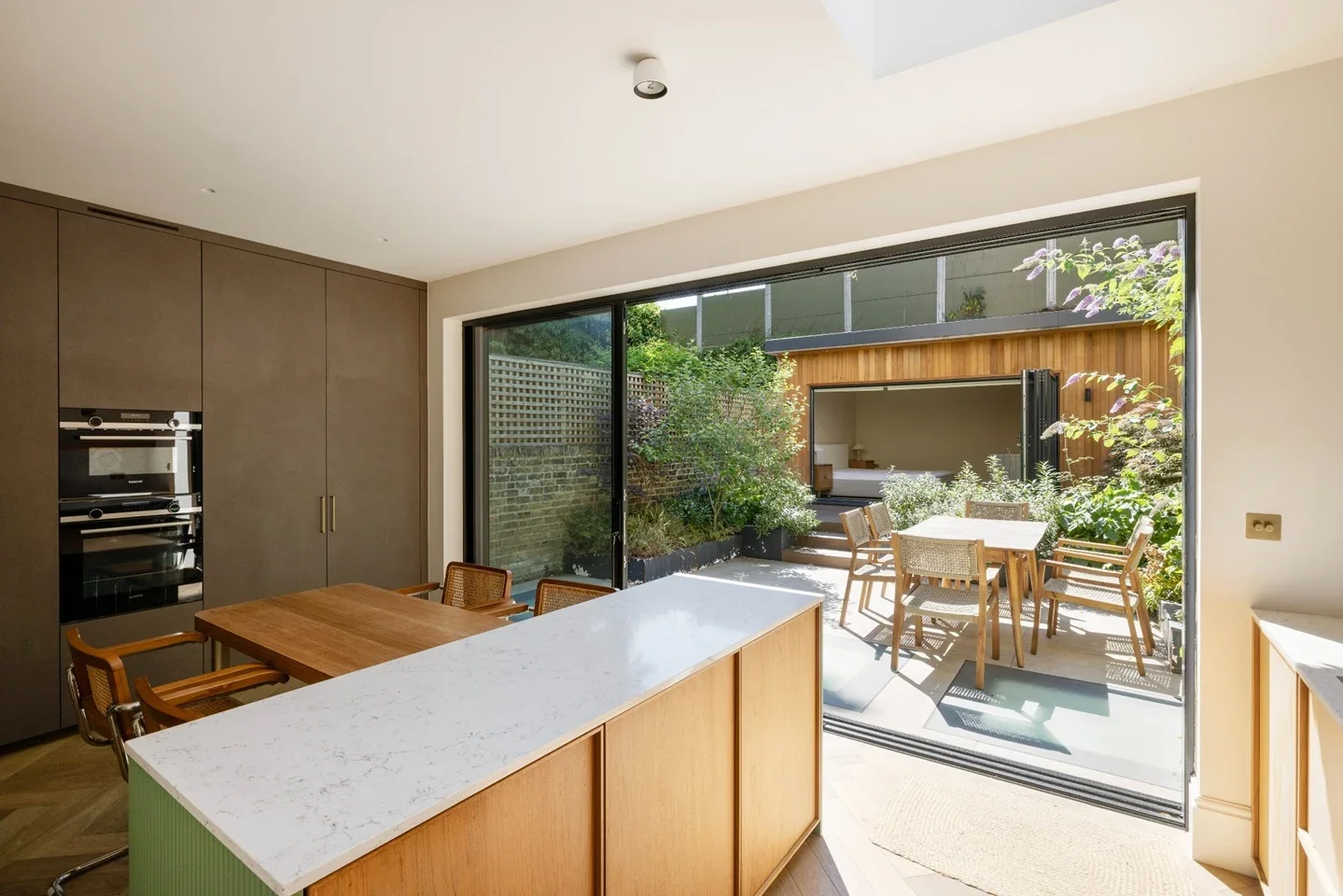 House Philbeach Gardens in Greater London