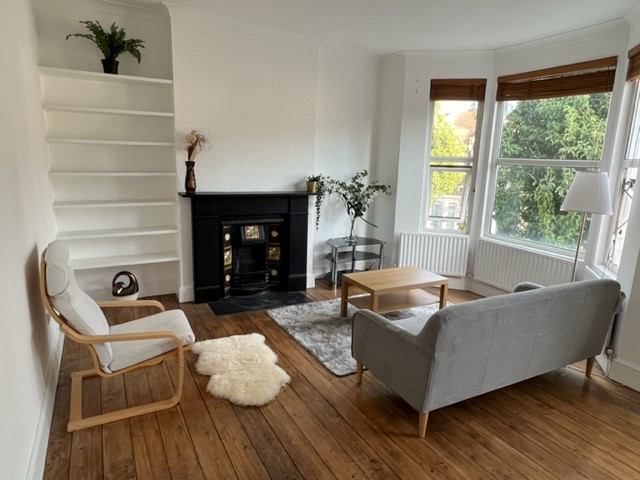 Room Ashburnham Road in Greater London
