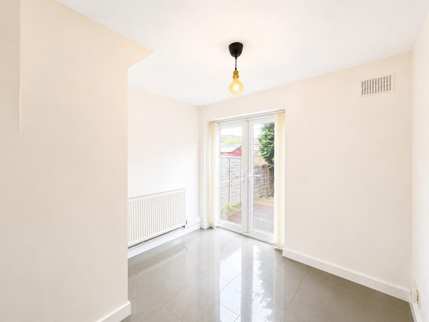 House Cobham Road in Greater London