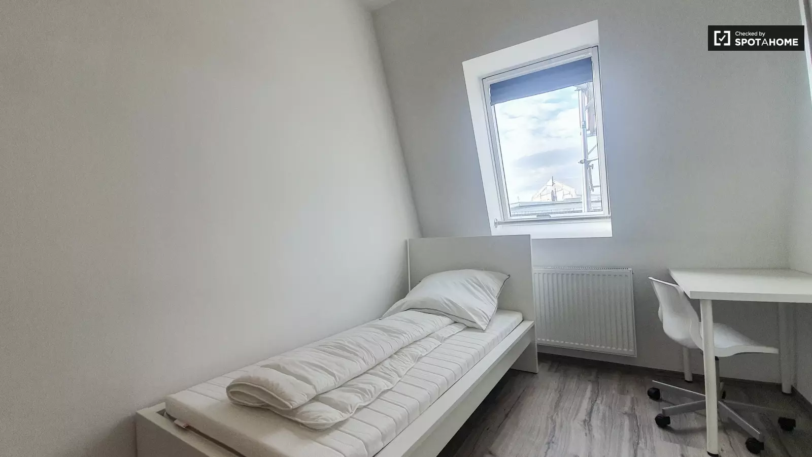 Zimmer Holzmindener Straße in Berlin
