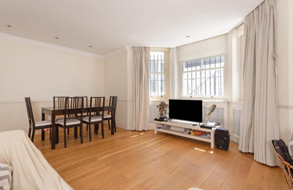 Flat Transept Street in City of Westminster
