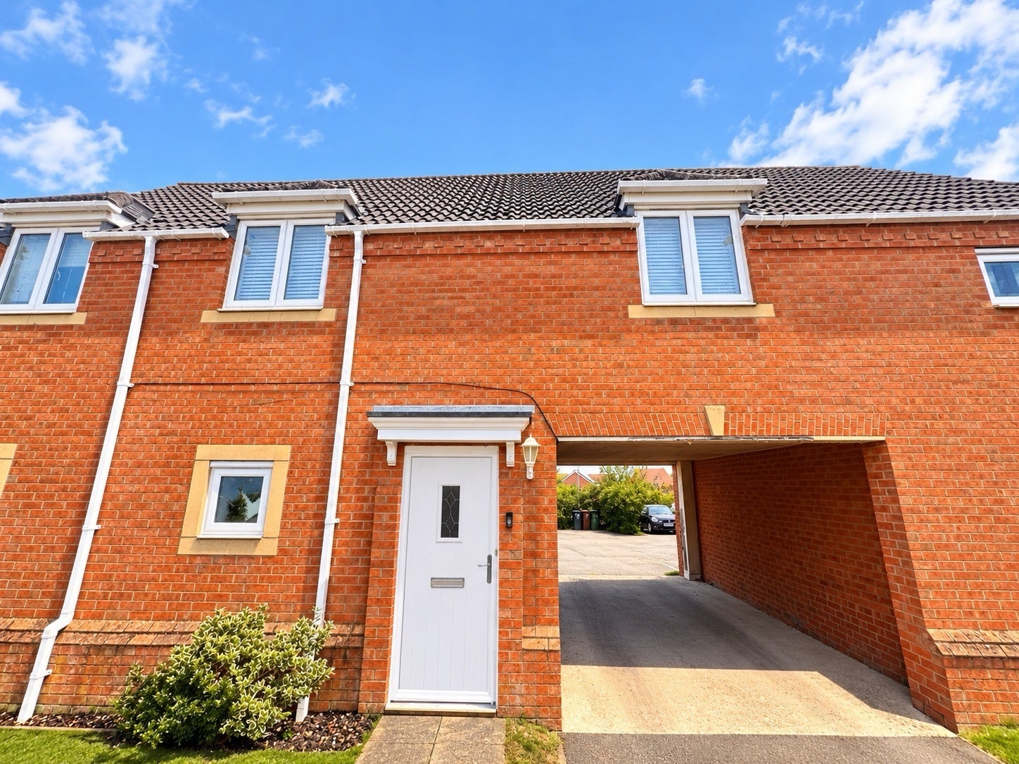 Flat Powys Close in Corby