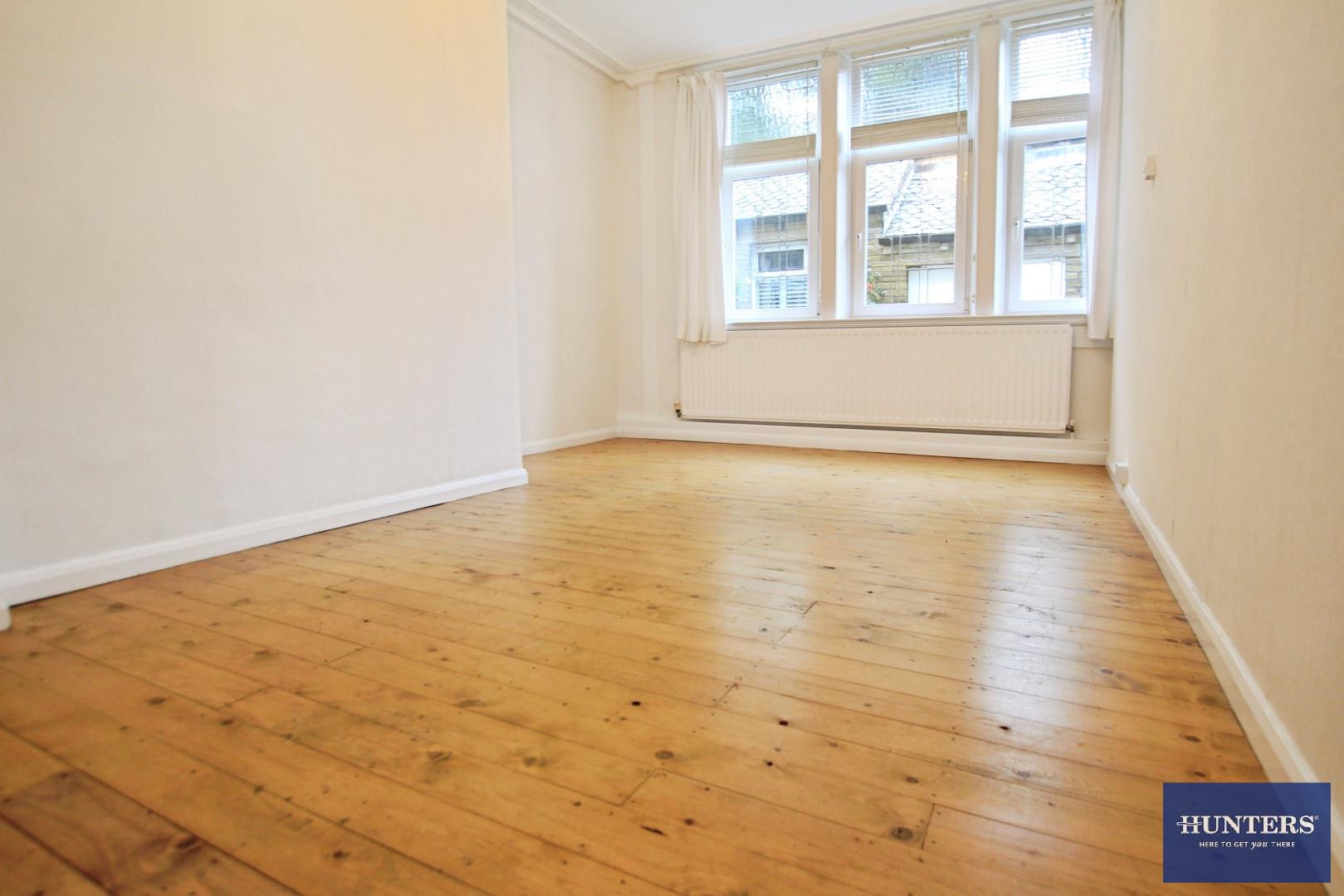 Flat Chellow Lane in Bradford