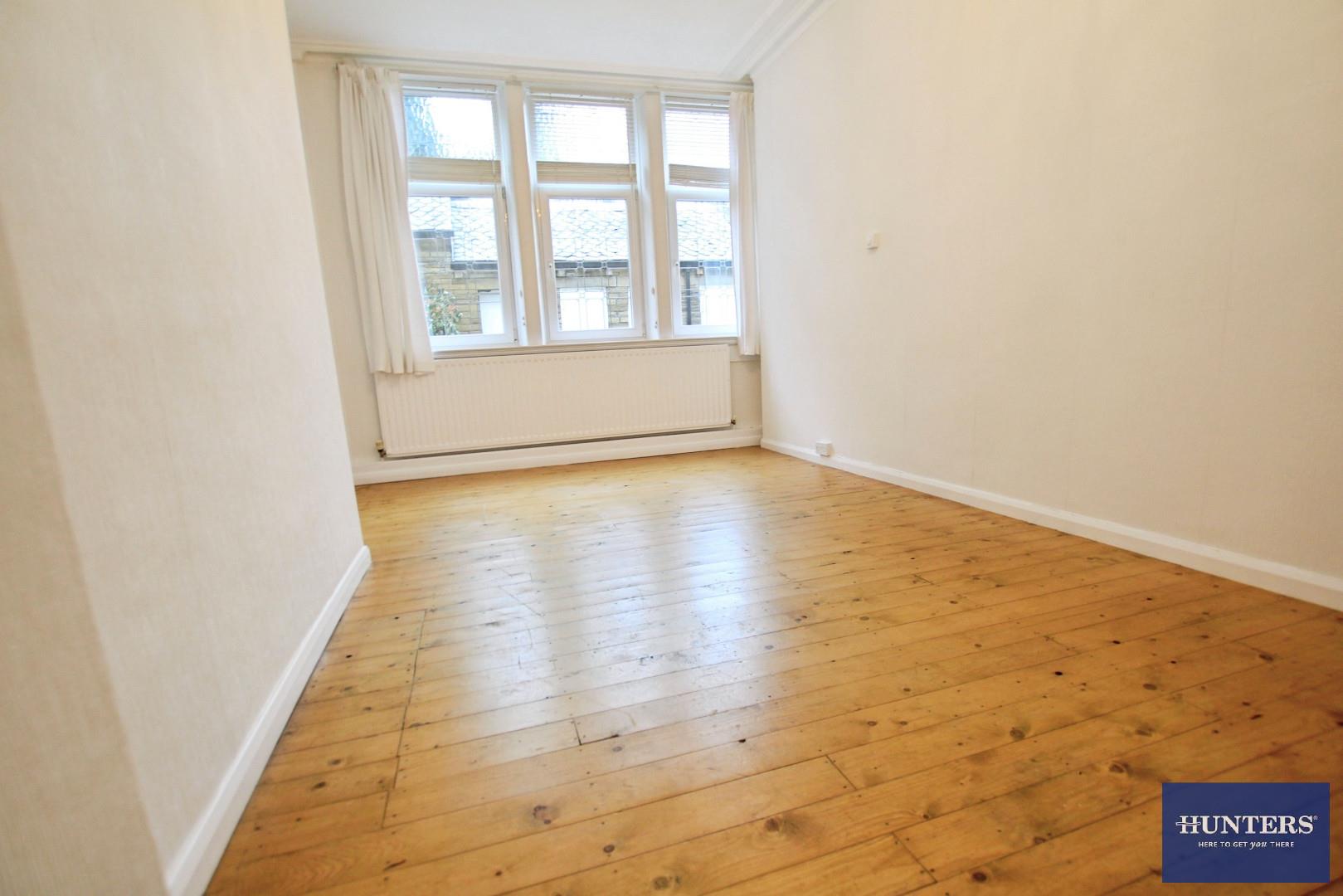 Flat Chellow Lane in Bradford