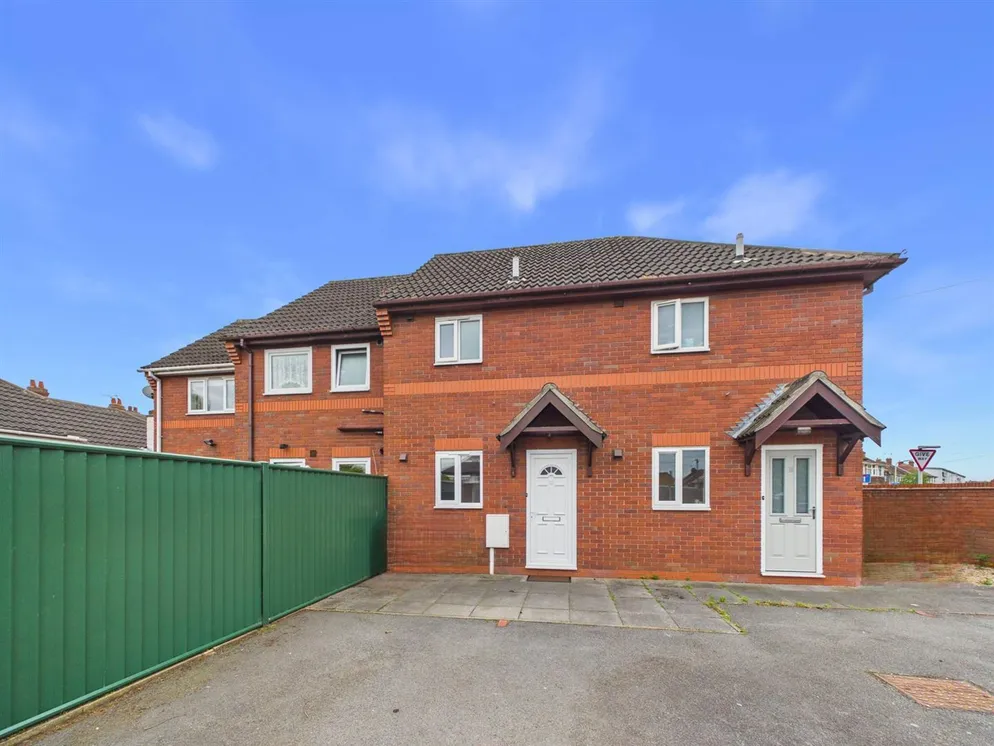 Flat Saddlers Close in Charnwood