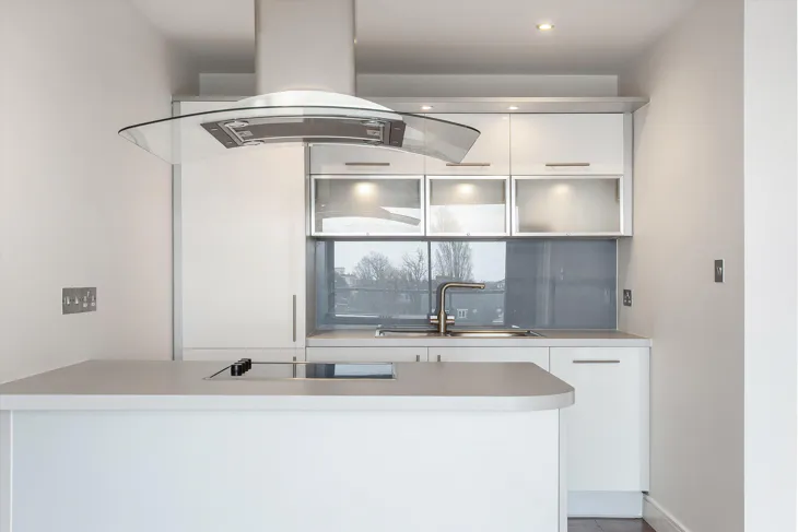 Flat Balham Hill in Greater London