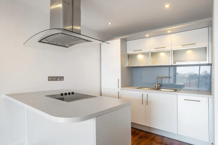 Flat Balham Hill in Greater London