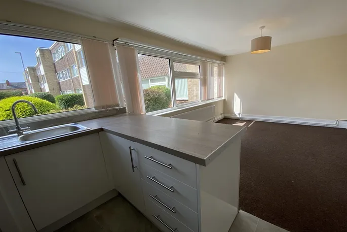 Flat Cedar Avenue in Nottingham
