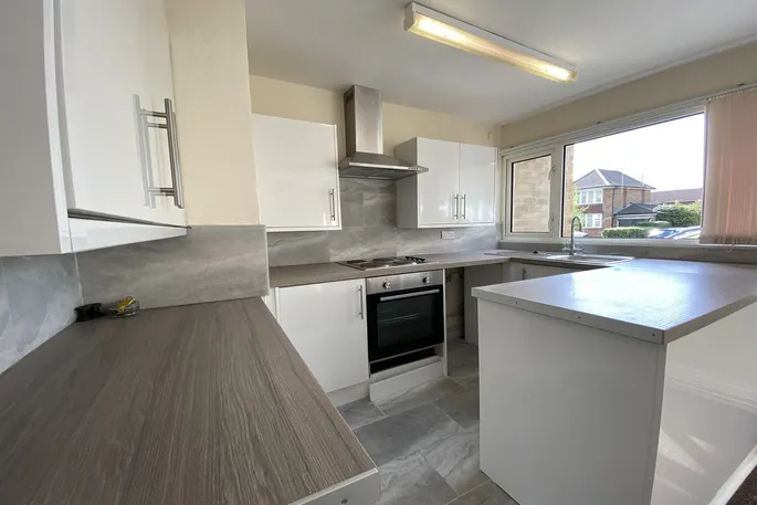 Flat Cedar Avenue in Nottingham