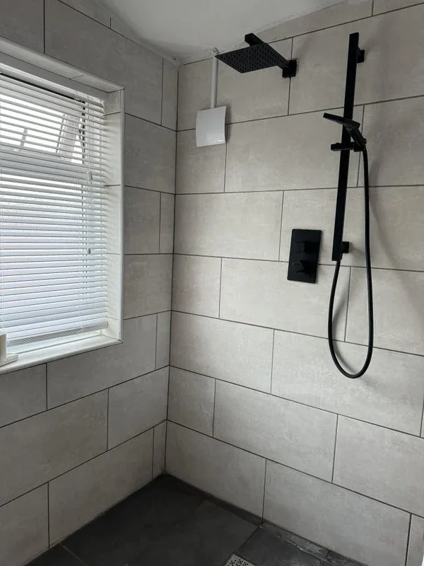 Room Eltham Grove in Bradford