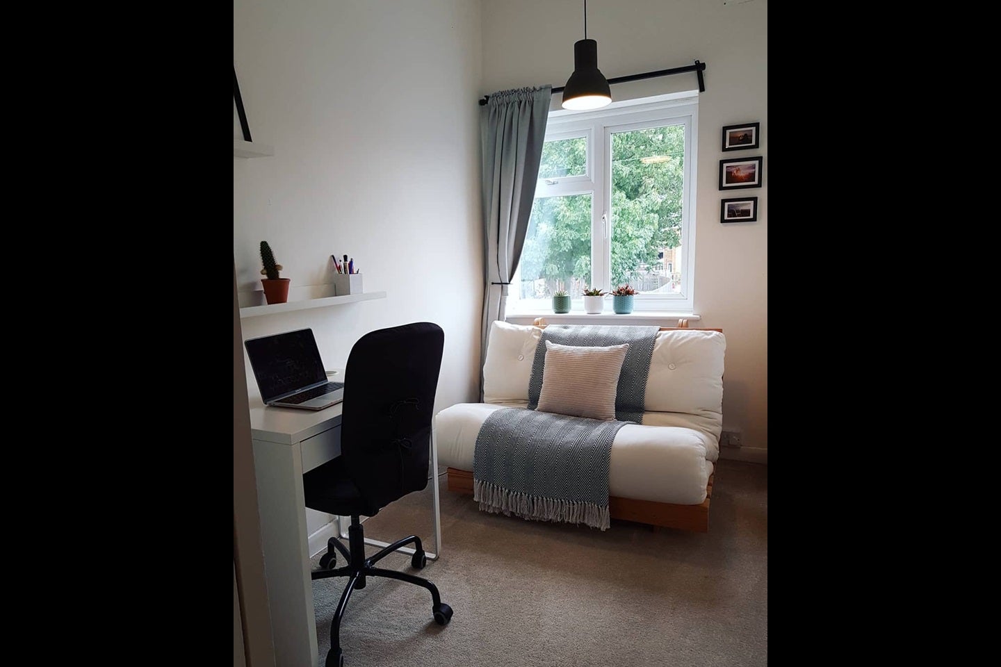 Flat Garnault Road in Greater London
