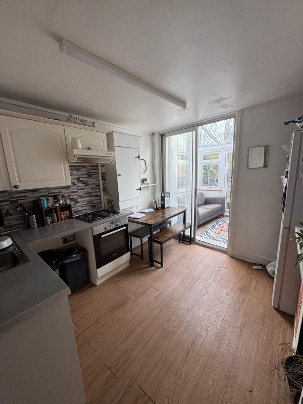 Room Fawe Park Road in Greater London