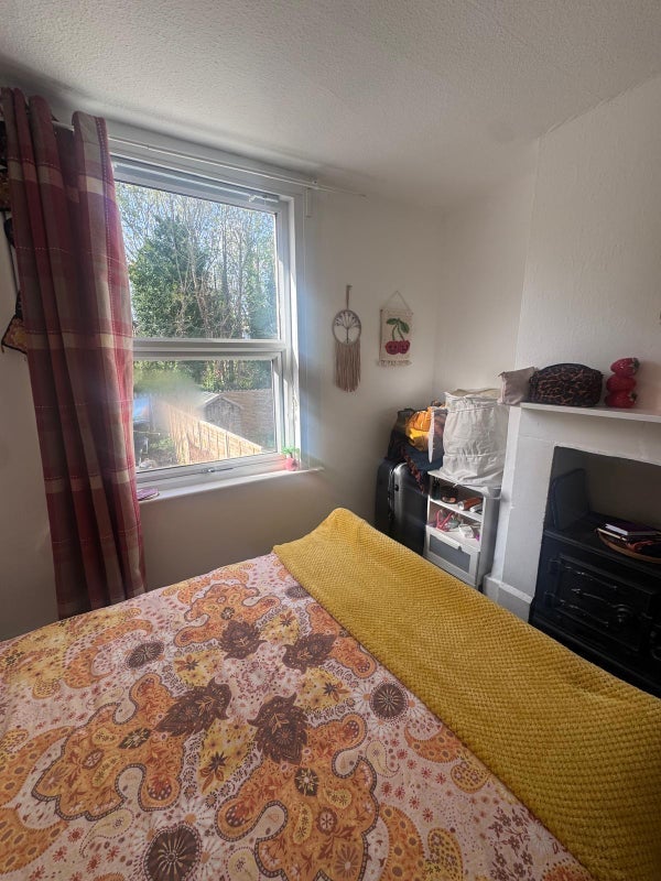 Room Fawe Park Road in Greater London