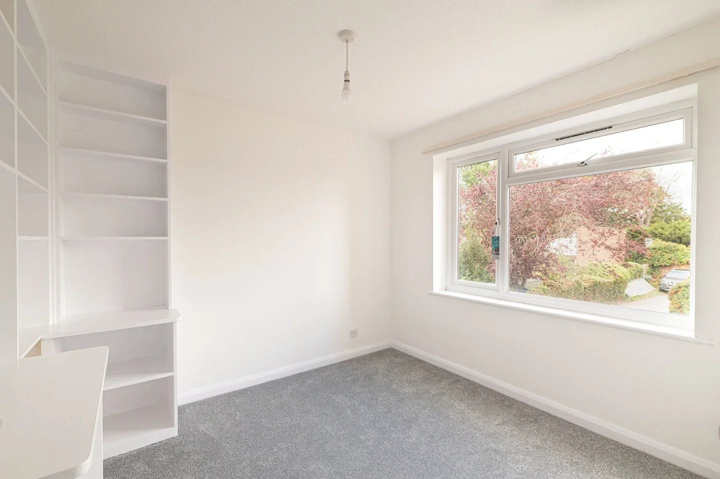 Flat Sycamore Grove in Greater London