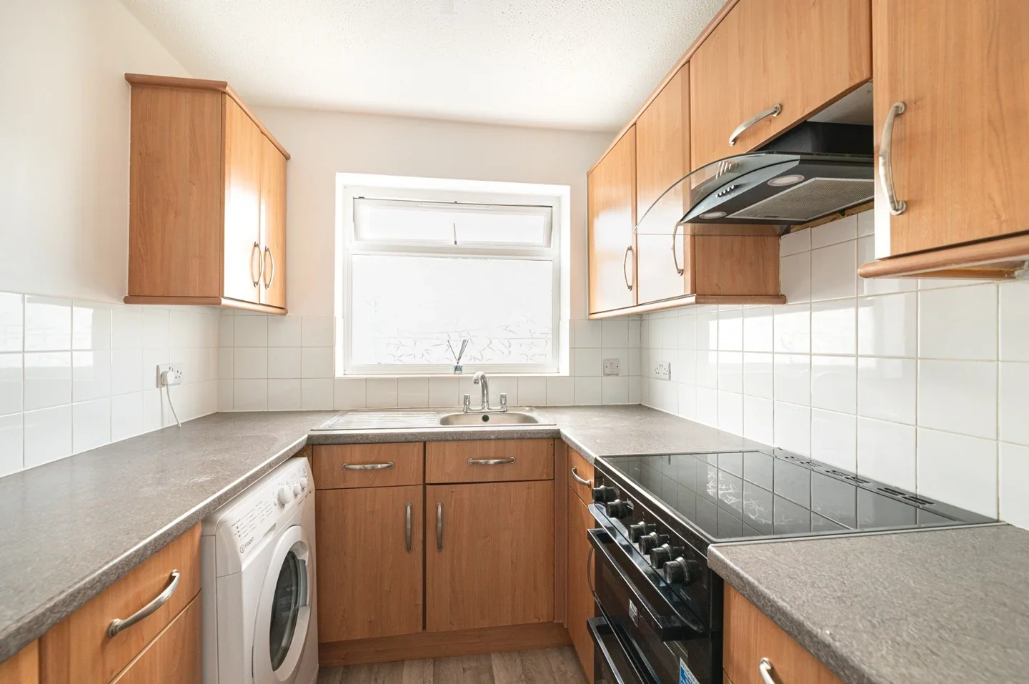 Flat Sycamore Grove in Greater London