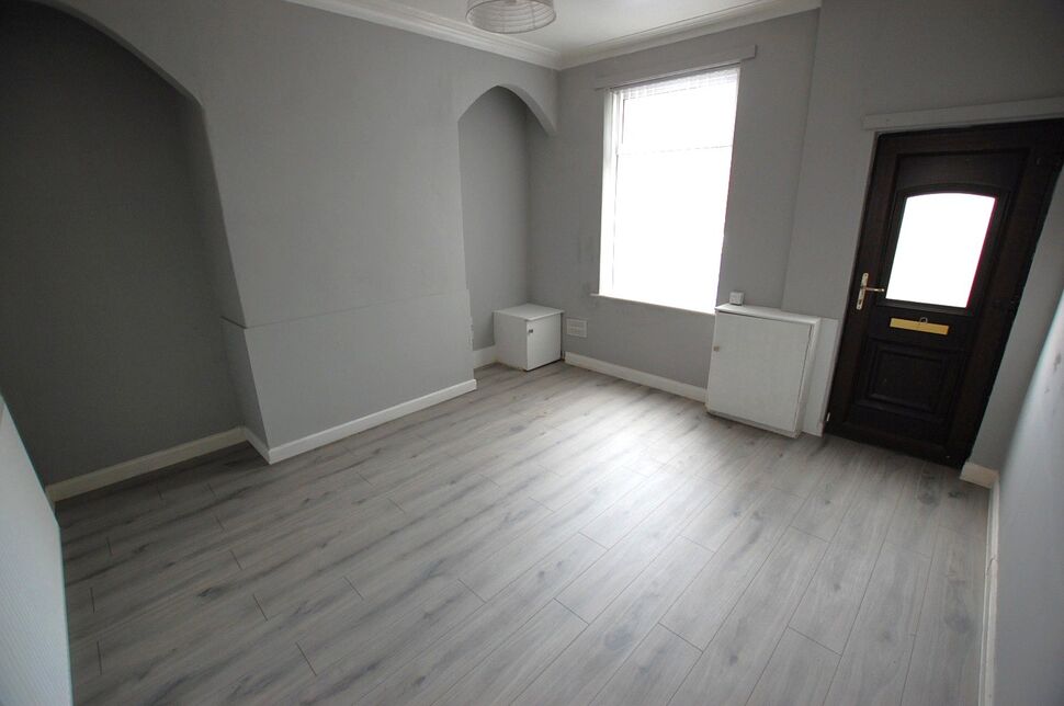 Flat Pickford Lane in Tameside