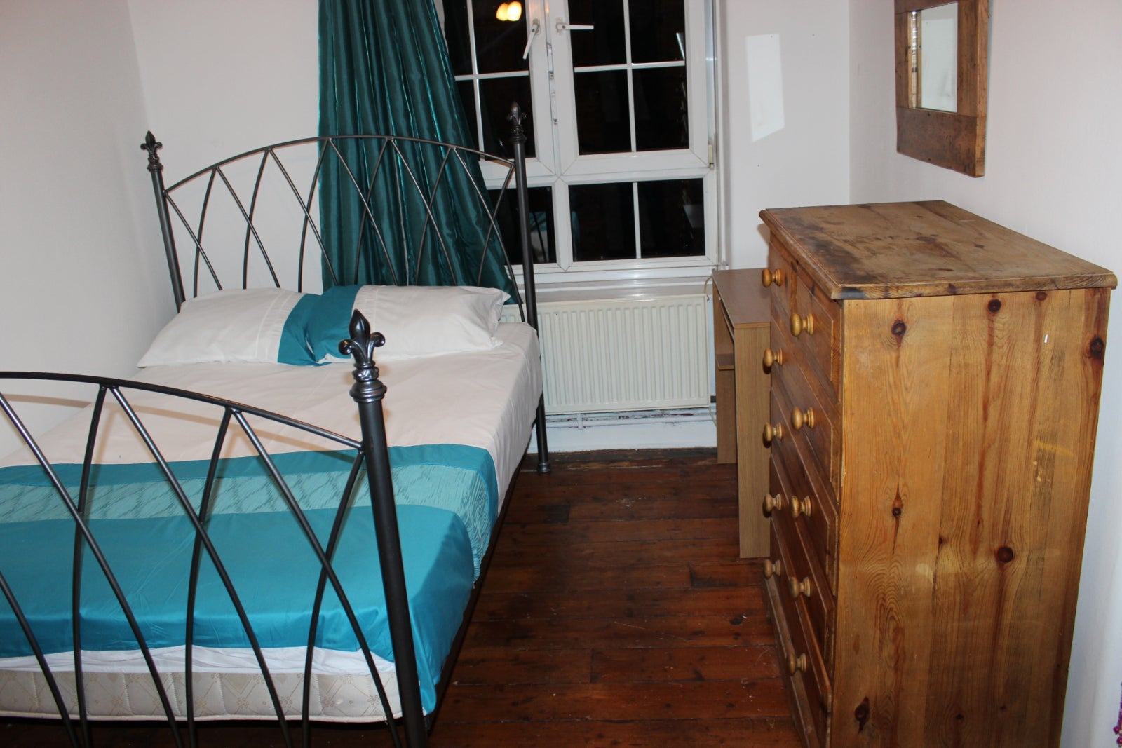 Flat Reardon Street in Greater London