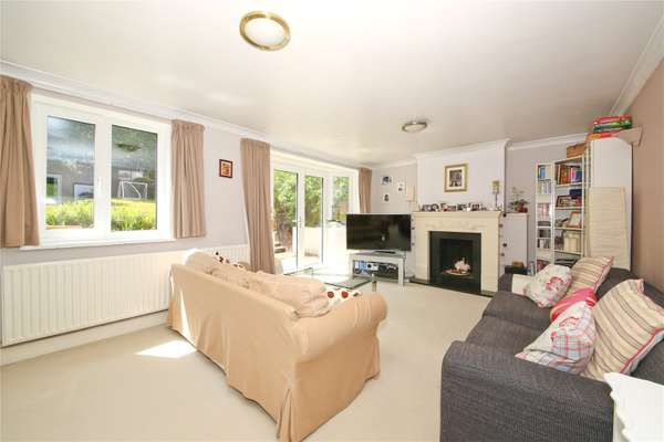 House Pinewood Avenue in Sevenoaks