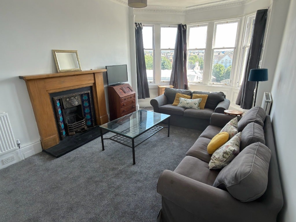 Flat Haymarket Terrace in City of Edinburgh