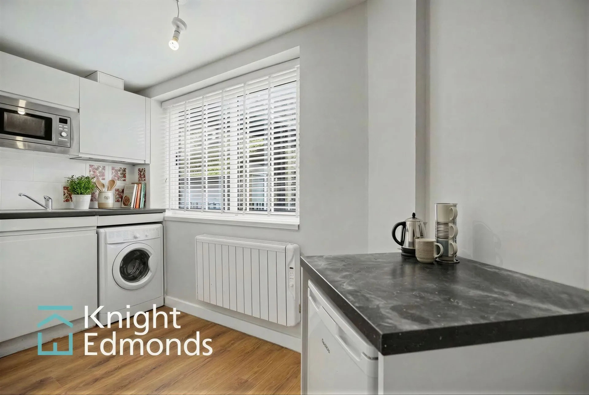 Flat Sittingbourne Road in Maidstone